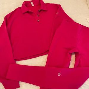 ALO yoga 2pc SET in Hot Pink. Leggings are High-Waist Airbrush Legging model.